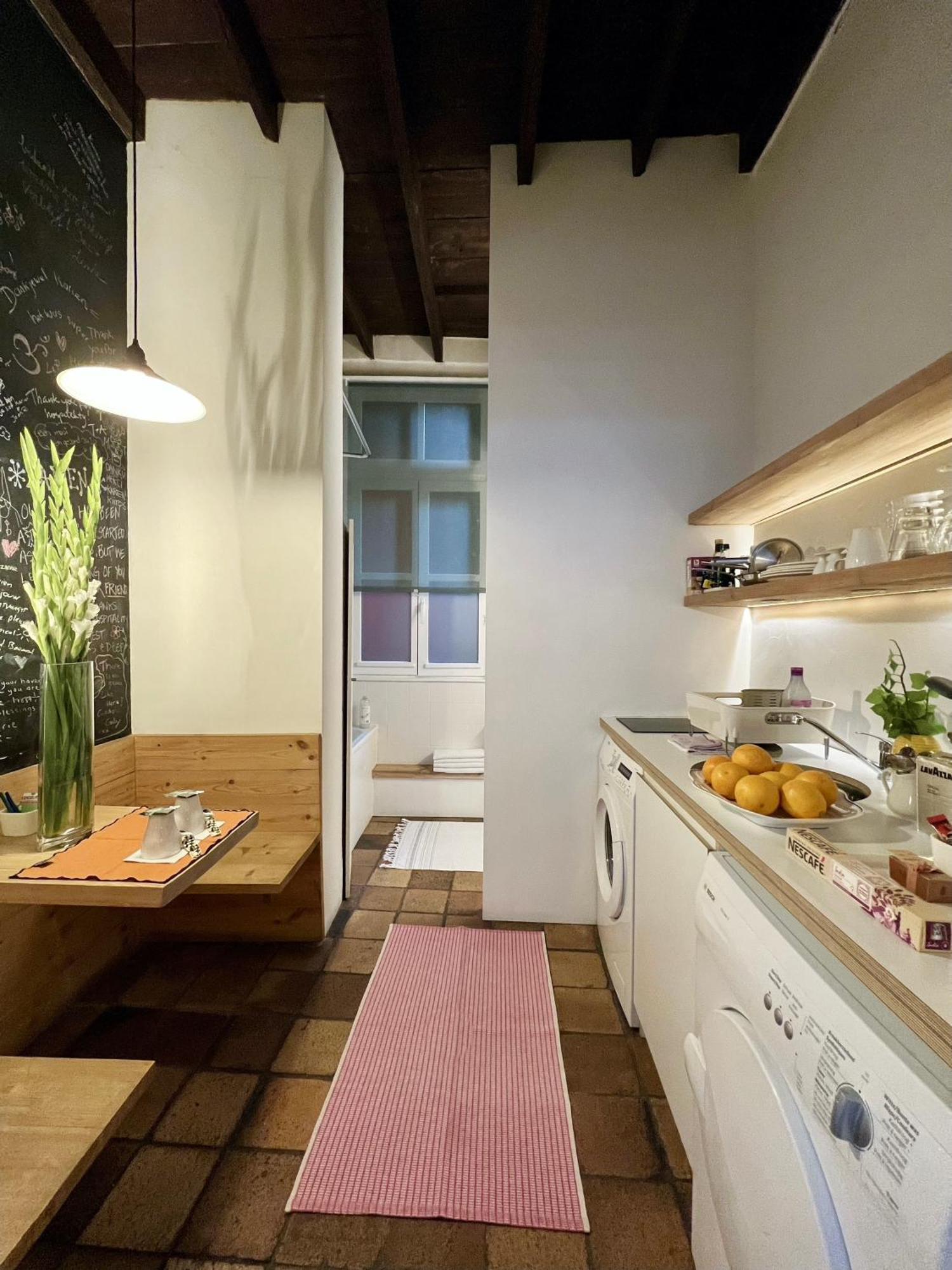 خنت Heaven At 11, Your Deluxe Studio With Personal Bathroom, Kitchenette & Terrace المظهر الخارجي الصورة